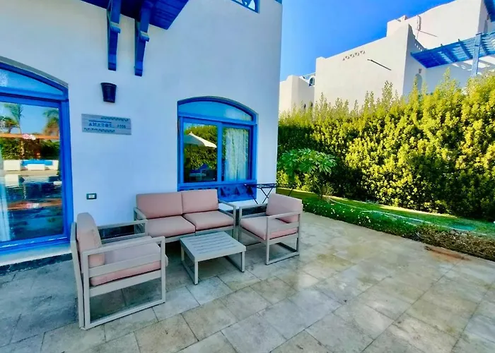 Luxury With Pool In *