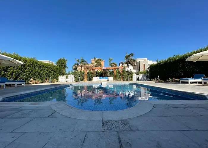 Luxury With Pool In Hurghada