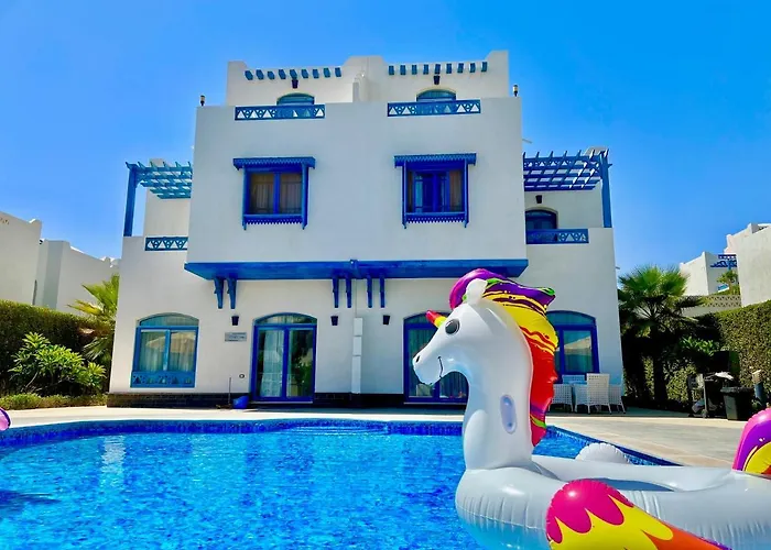 Luxury With Pool In