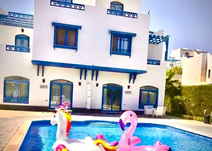 Luxury With Pool In