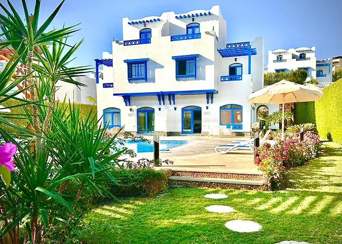 Luxury With Pool In *
