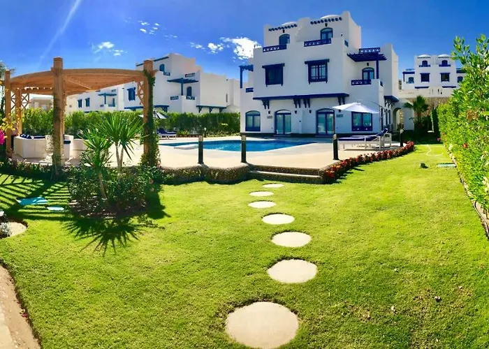 Luxury With Pool In Hurghada