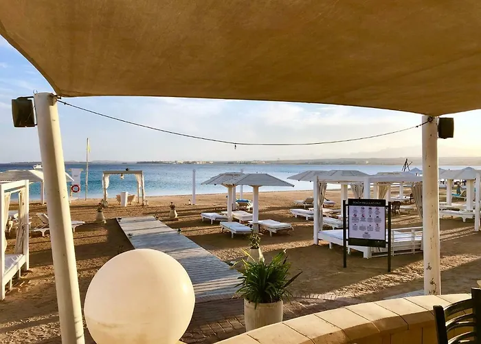 Villa Luxury With Pool In *